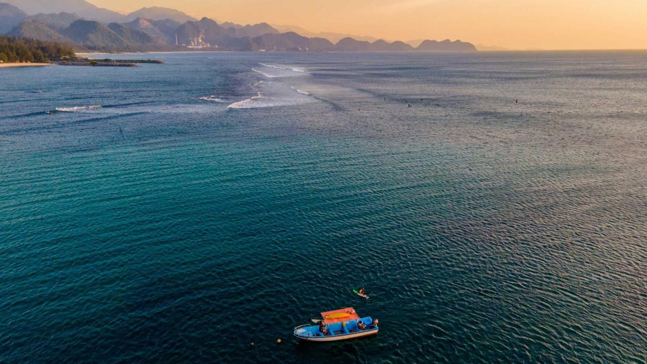 Keindahan Pantai Lhoknga Aceh Jadi Surganya Peselancar di Ujung Barat IndonesiaKeindahan Pantai Lhoknga Aceh Jadi Surganya Peselancar di Ujung Barat Indonesia