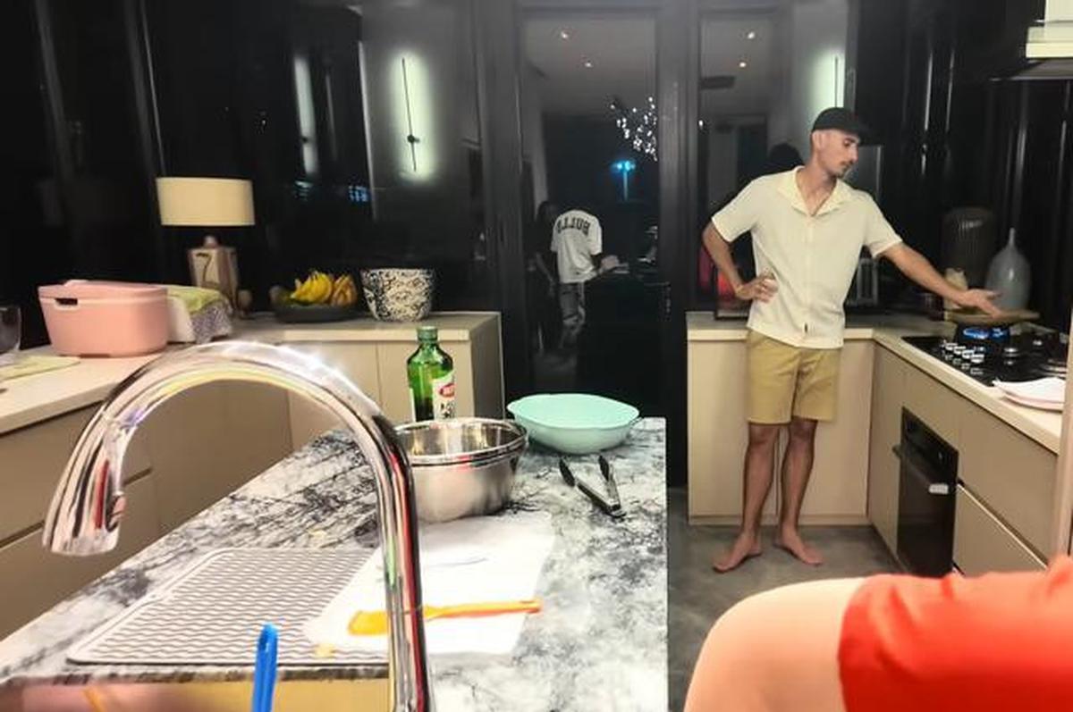 6 Potret Dapur dan Meja Makan Rumah Jessica Iskandar dan Vincent Verhaag, Minimalis dan Mewah
