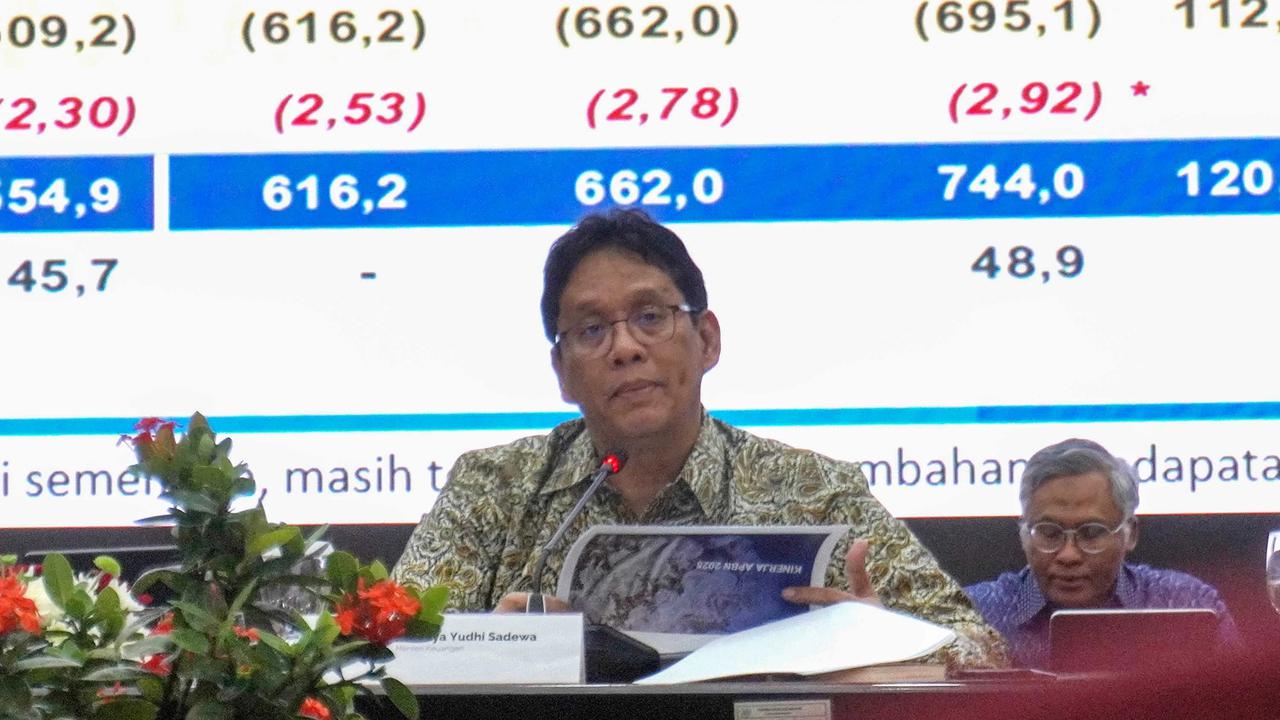 FOTO: FOTO Purbaya Jelaskan Kondisi APBN 2025 di Tengah Tekanan Global