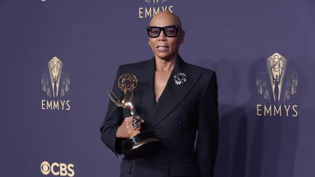 RuPaul Charles dalam Emmy Awards 2021. (AP Photo/Chris Pizzello)