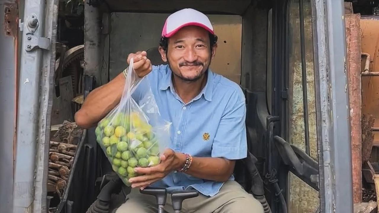 Dulu Komedian Kondang, Transformasi Isa Bajaj Pulang Kampung Bikin Takjub