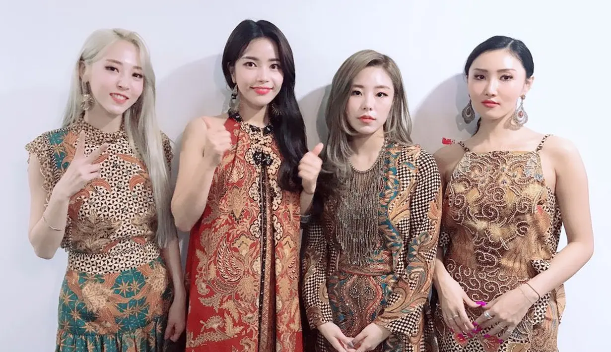 Mamamoo tampil cantik dengan batik (Foto: Instagram Mamamoo)