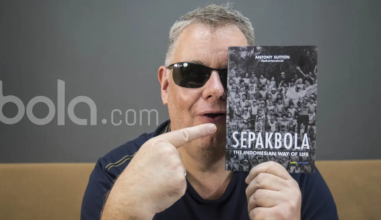 Pemilik blog Jakarta Casual ini menganggap sepak bola Indonesia memiliki gairah yang sangat besar terlihat dari animo suporter. (Bola.cm/Vitalis Yogi Trisna)