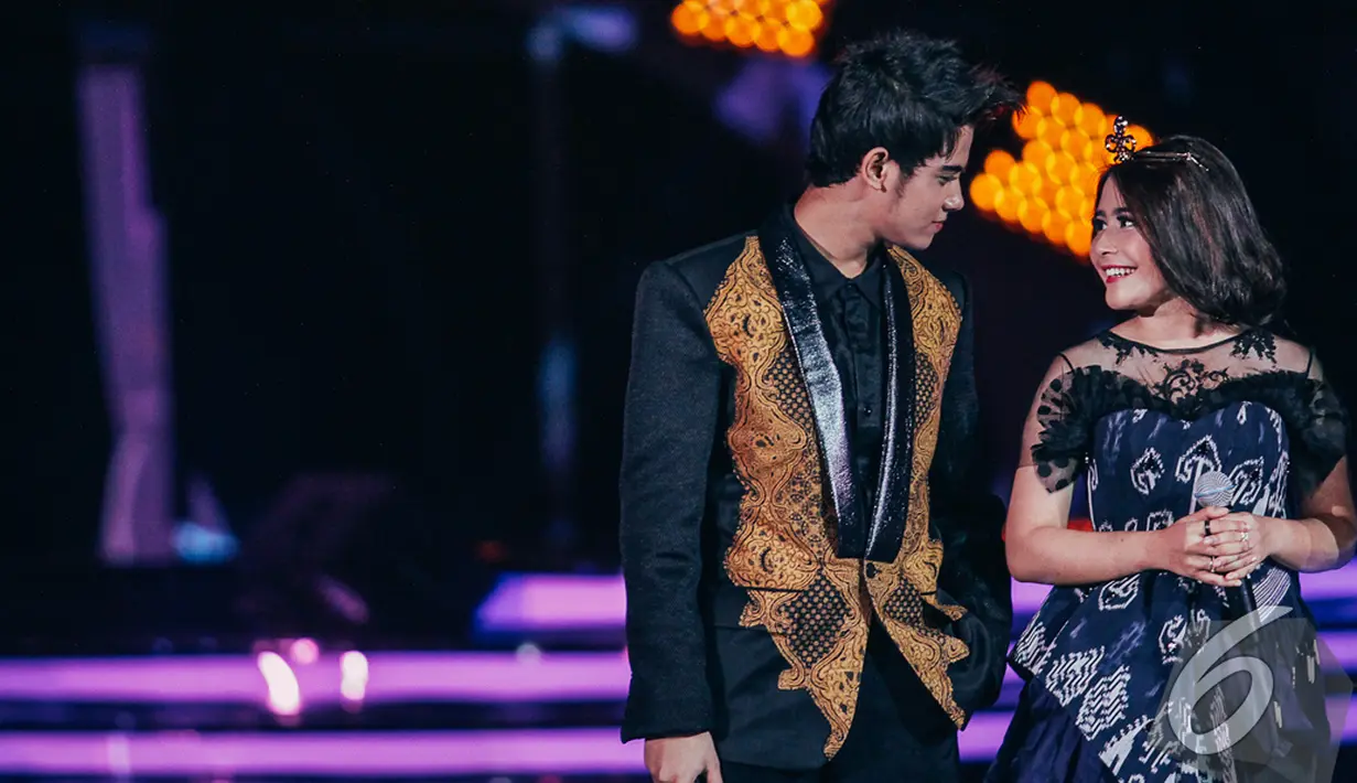  Aliando Syarief dan Prilly Latuconsina ikut memeriahkan HUT Indosiar ke-20,   Studio Emtek City, Jakarta, Minggu (11/1/2015). (Liputan6.com/Faizal Fanani)