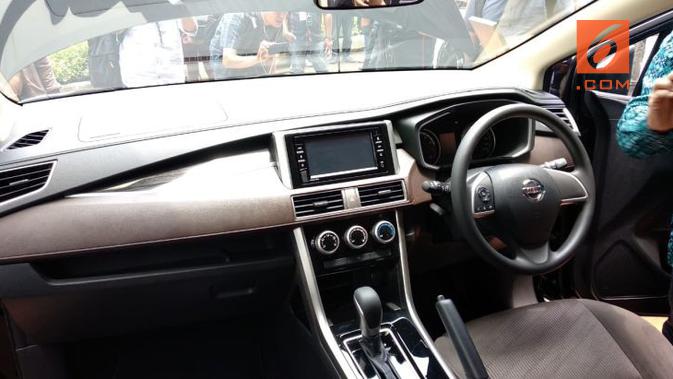 Dashboard dan instrumen lain milik all new Nissan Xpander mirip Mitsubishi Xpander. (Amal / Liputan6.com)