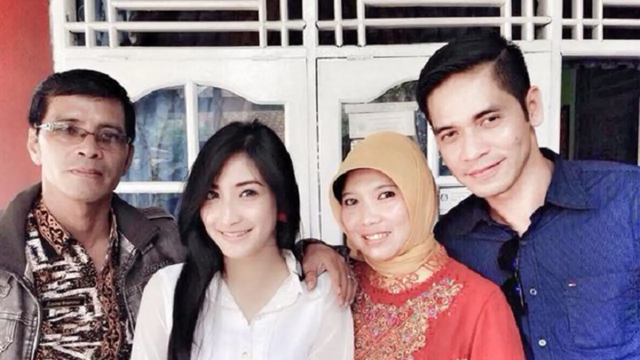 [Bintang] Ricky Perdana dan Chacha Takya