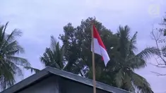 Razia yang dilakukan oleh polisi, tak hanya soal surat surat kendaraan. Di Koto Tangah, Padang, Bhabinkamtibmas setempat melakukan razia bendera dari rumah ke rumah.