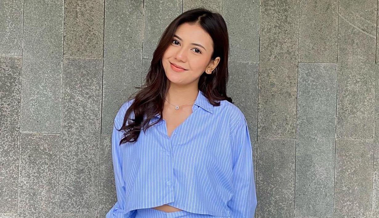 Film horor Sunyi tahun 2019 merupakan debut Djihan Ranti di industri hiburan. Berperan sebagai hantu bernama Filia tak dipungkiri jika film tersebut membuat Djihan semakin dikenal. Tahun 2020, Djihan Ranti bintangi sinetron Bukan Salah Cinta dan berperan sebagai Azizah. Djihan adu akting bareng sederet artis ternama seperti Ririn Dwi Ariyanti hingga Krisjiana Baharudin. (Liputan6.com/IG/@jihanrnt1)