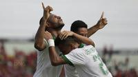 Striker Indonesia, Marinus Wanewar, melakukan selebrasi usai mencetak gol ke gawang Timor Leste di Stadion MPS, Selangor, Minggu (20/8/2017). Indonesia menang 1-0 atas Timor Leste. (Bola.com/Vitalis Yogi Trisna)