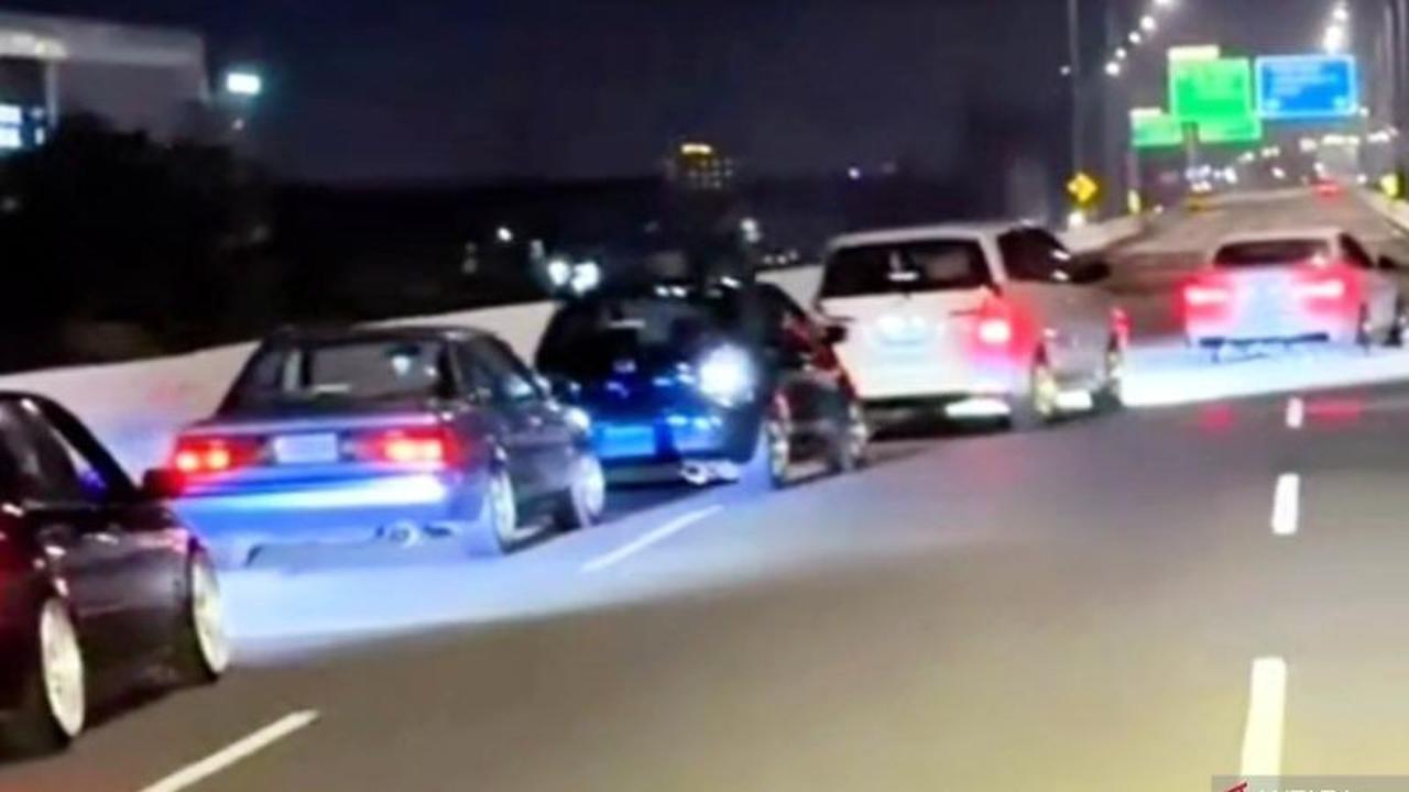 Polisi Tegur Pengemudi Zig-zag di Tol Becakayu, Bahayakan Pengguna Jalan Lain