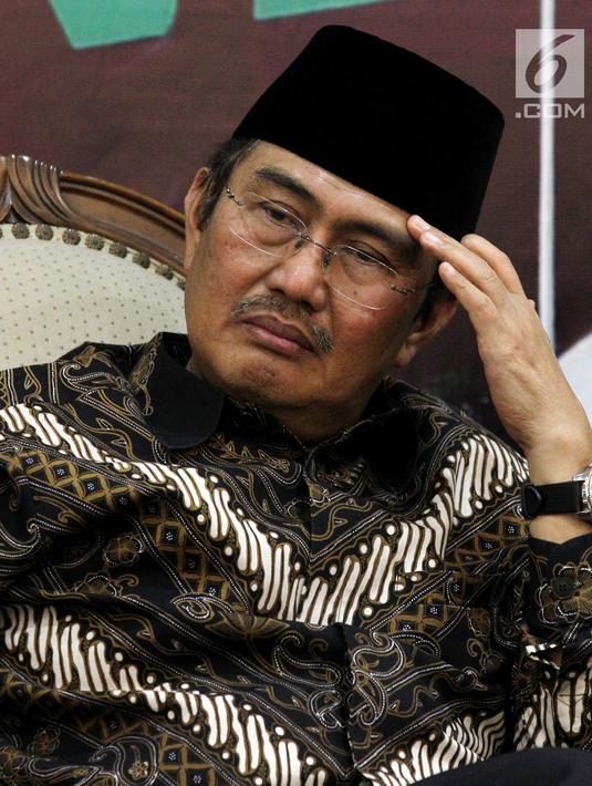 Pakar Hukum Tata Negara, Jimly Asshiddiqie Hadir dalam diskusi Dialektika Demokrasi di Kompleks Parlemen, Senayan, Jakarta, Kamis (2/8). Diskusi tersebut membahas 'Kinerja Legislasi DPR RI'. (Liputan6.com/Johan Tallo)