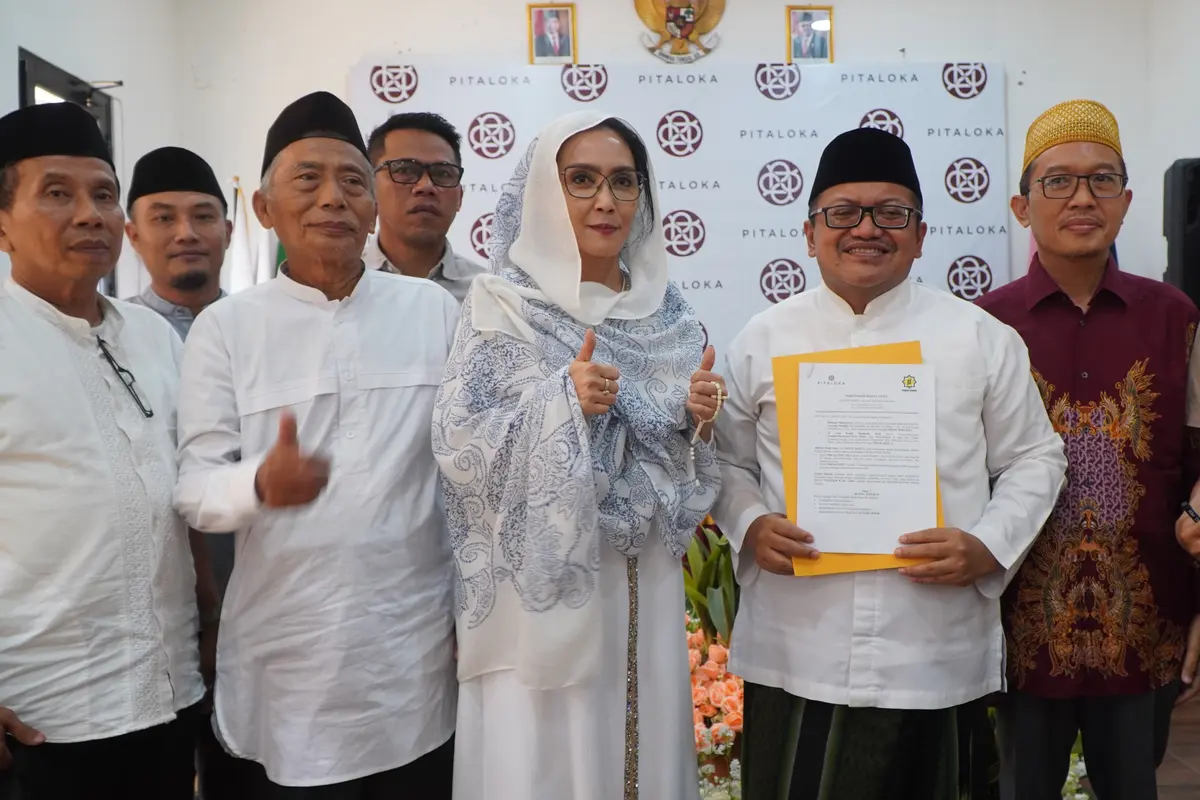 Politisi PDI Perjuangan (PDIP) Rieke Diah Pitaloka merilis versi baru lagu Yaa Lal Wathon jelang Peringatan Hari Pahlawan yang diperingati setiap 10 November.