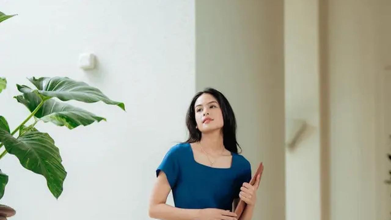 Gemar Kenakan Outfit Pastel Cerah, Intip 6 Gaya Kasual Maudy Ayunda yang Segar!