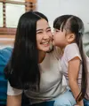Menjadi seorang working mom memang menjadi tantangan yang cukup berat, tetapi Sahabat Fimela pasti bisa menjalaninya. (Foto: Freepik/freepik)