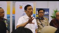 Menteri Koordinator Bidang Kemaritiman dan Investasi Luhut Binsar Panjaitan menghadiri Marine Spatial Planning and Expo Service 2023, di Pullman Central Park, Jakarta, Selasa (19/9/2023). Menko Luhut angkat bicara soal Rempang. (Tira/Liputan6.com)