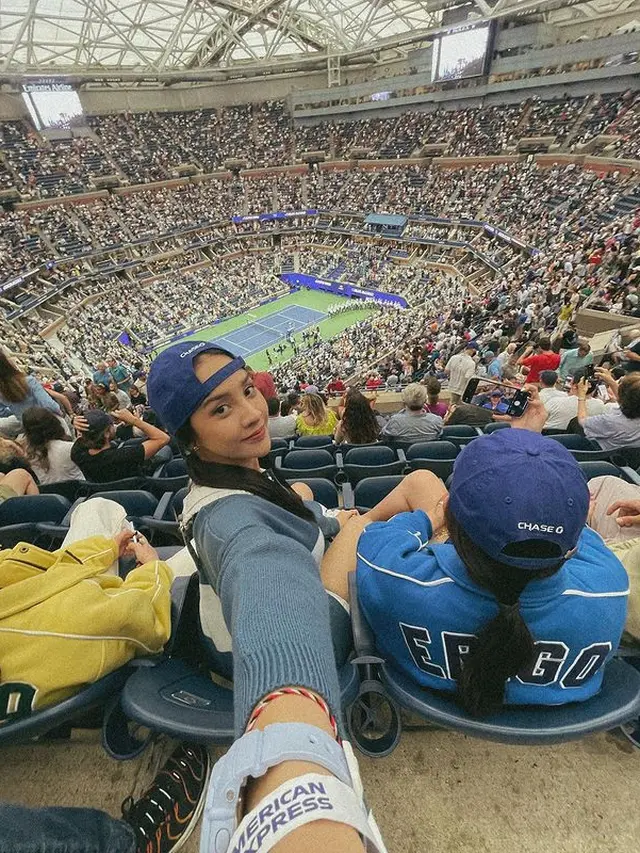 8 Gaya Sporty Anya Geraldine Jadi Atlet Profesional Main Tenis di US Open 2022