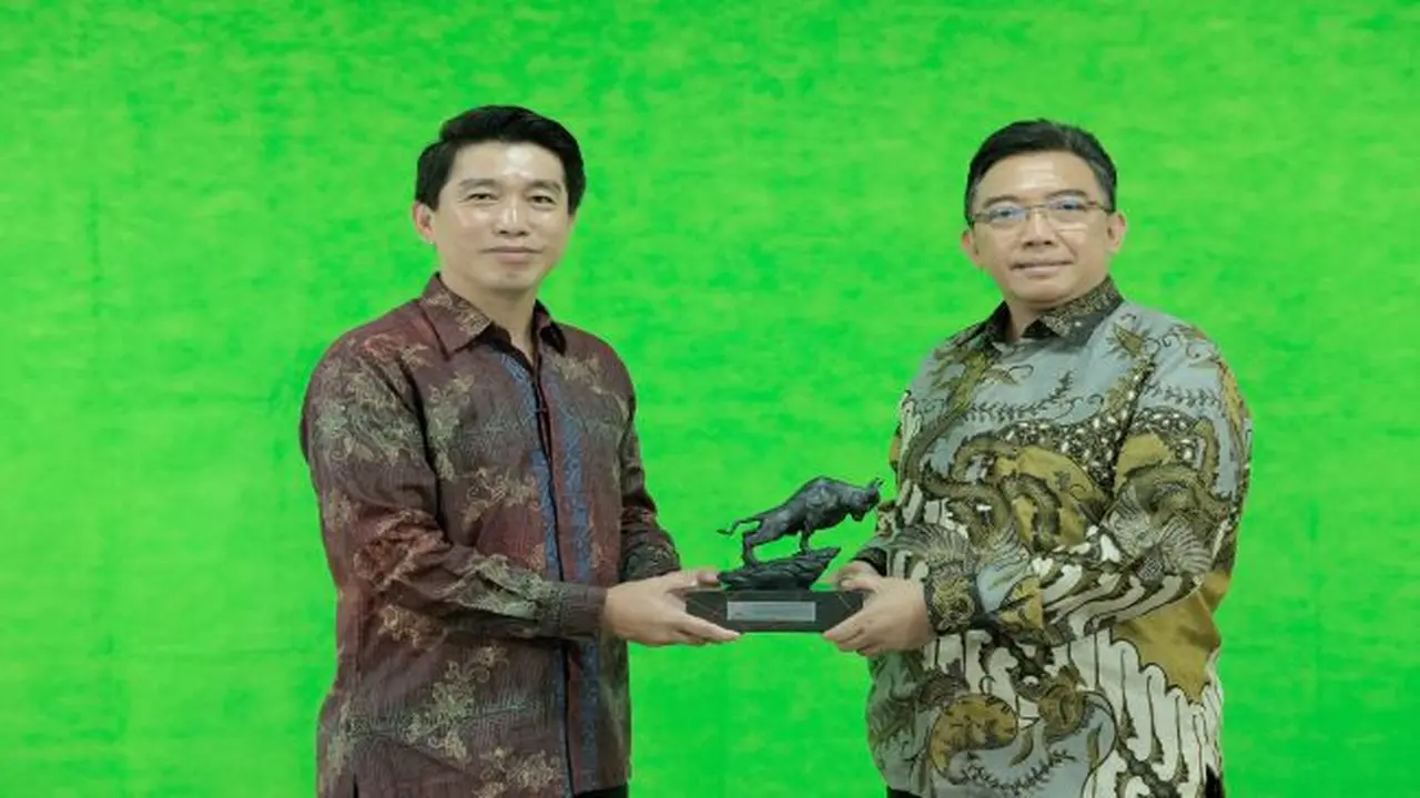 Pencatatan perdana saham PT Sigma Energy Compressindo Tbk (SICO), Jumat (8/4/2022) (Foto: BEI)