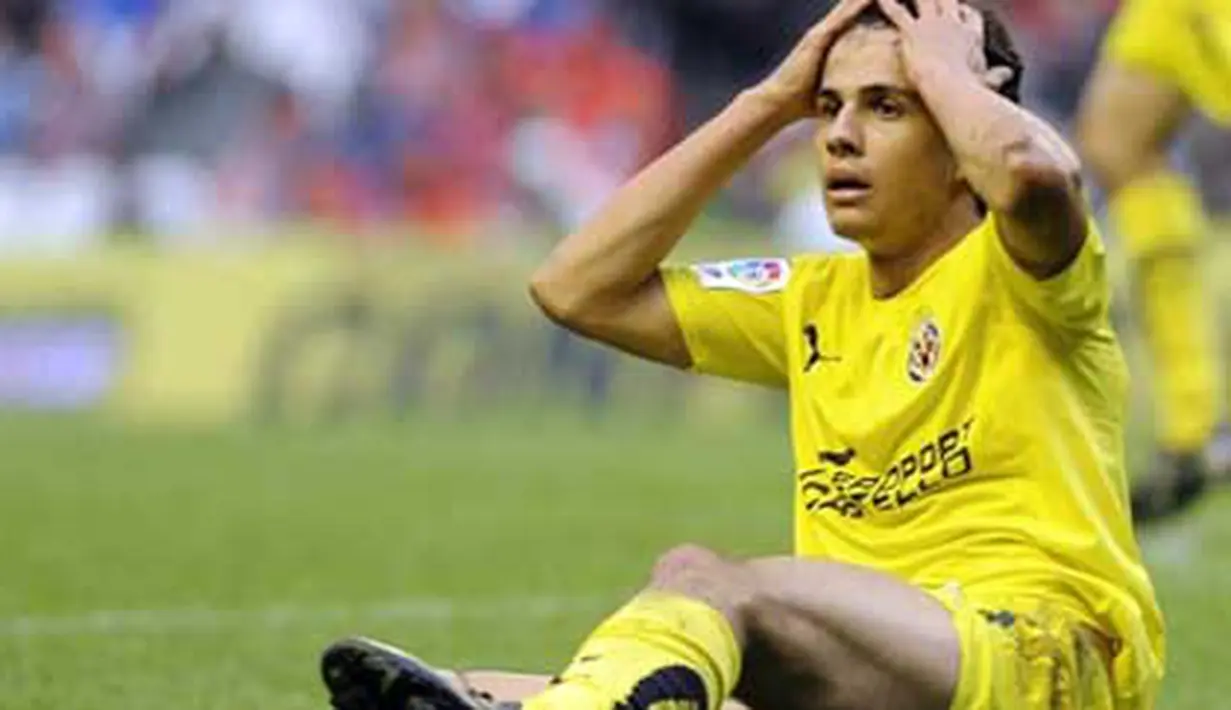 Reaksi kekecewaan striker Villarreal asal Brasil, Honorato da Silva Nilmar di laga lawan Athletic Bilbao yang berlangsung di San Mames Stadium, 20 September 2009. Bilbao unggul 3-2. AFP PHOTO / A. ARRIZURIETA 