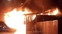   Kebakaran Rumah Makan di Kebon Jeruk Jakbar Sabtu Dinihari 4 Oktober 2025