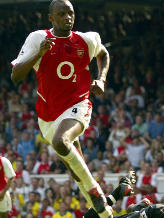 10. Patrick Vieira - Gelandang Jangkar ini memiliki kesuksesan sebagai pemain saat membela Arsenal. Namun bersama the Gunners, kesuksesannya untuk meraih gelar Liga Champions justru tidak tertular. (AFP/Jim Watson)