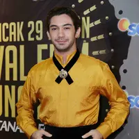 Reza Rahadian (Deki Prayoga/Bintang.com)