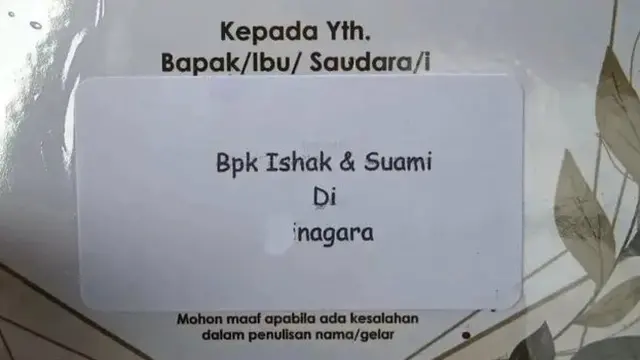 6 Momen Tidak Disengaja Salah Tulis di Undangan Nikah Ini Bikin Senyum