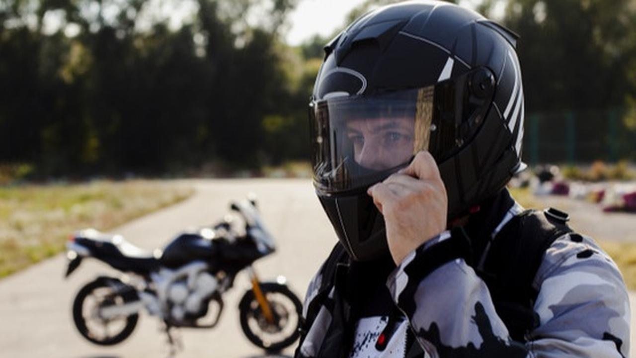 Tips untuk Memilih Helm yang Aman dan Nyaman bagi Pengendara Sepeda Motor