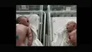 Bayi perempuan dari kota Siberia ini diberi nama Nadia Khalina. Lahir pada 26 September 2007, bayi tersebut memiliki berat 7,75 kg. (Istimewa)