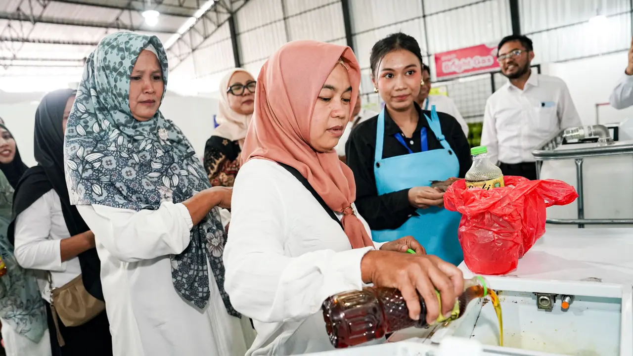 Limbah Dapat Jadi Rupiah, Warga Kumpulkan Minyak Jelantah Melalui Koperasi Desa