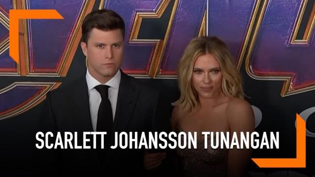 Video 2 Tahun Pacaran Scarlett Johansson Dan Colin Jost Tunangan Showbiz Liputan6 Com