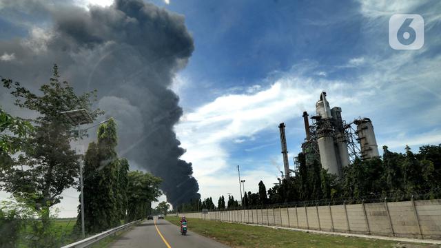 Jalan Raya Balongan-Indramayu Ditutup
