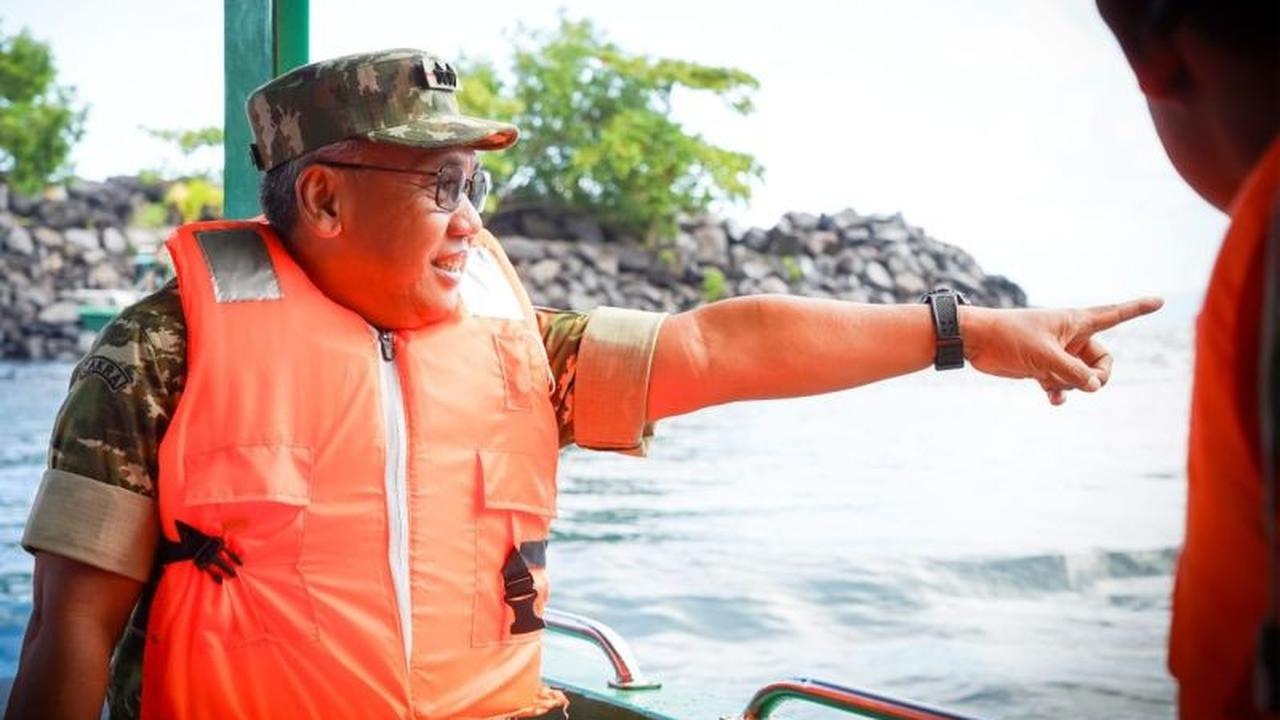Kasad Maruli Simanjuntak Salurkan Bantuan Speed Boat TNI AD untuk Kodim Sangihe/Talaud