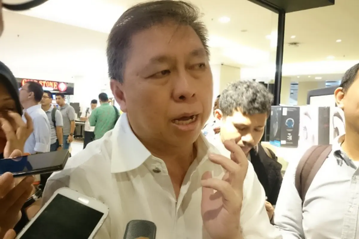 CEO Erajaya Group Hasan Aula saat Dimintai Tanggapan mengenai Peredaran iPhone SE Tidak Resmi