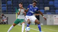 10. Mohamed Simakan (Strasbourg) - Mohamed Simakan sudah bermain sebanyak 18 pertandingan. Dari 18 laga tersebut, total menit bermain Mohamed Simakan ialah 1.515.(AFP/Jack Guez)