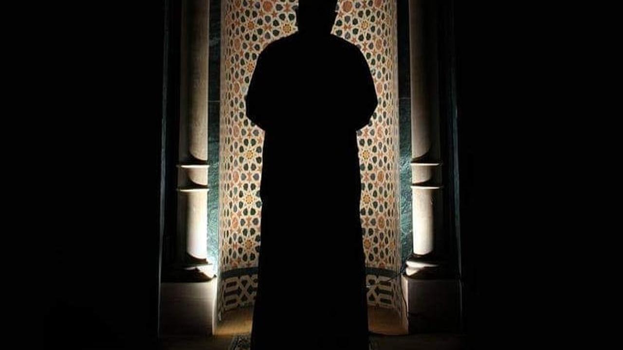 Bacaan Niat Sholat Maghrib dan Isya Jamak Takhir Lengkap dengan Tata Caranya