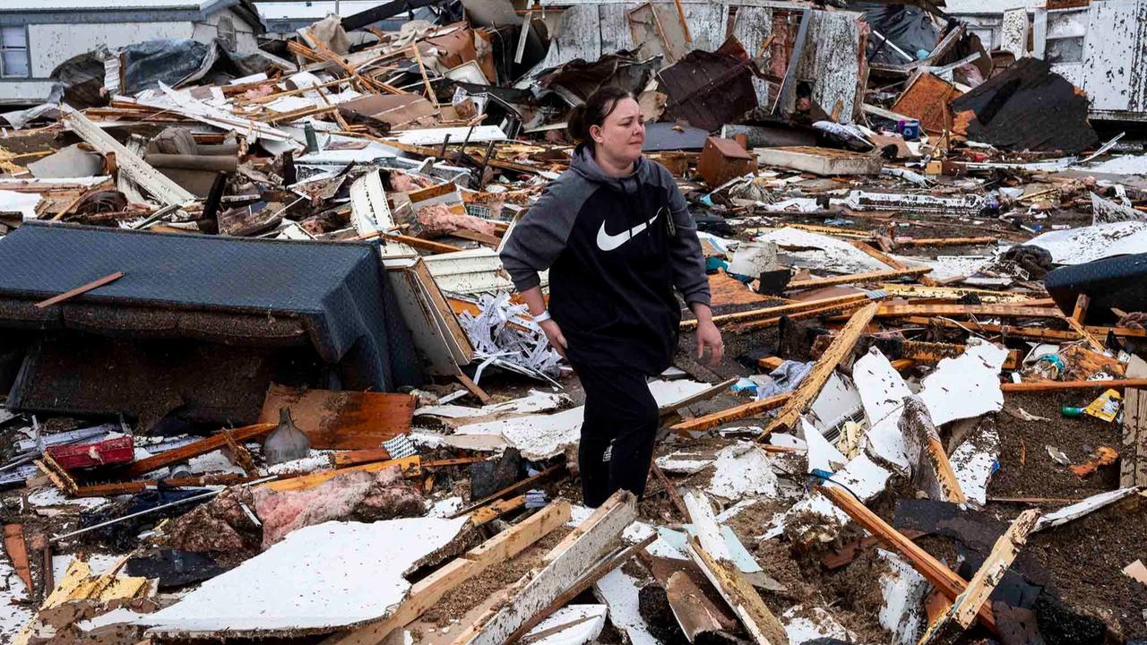 FOTO: Tornado Dahsyat Melululantahkan Pemukiman Warga di Missouri