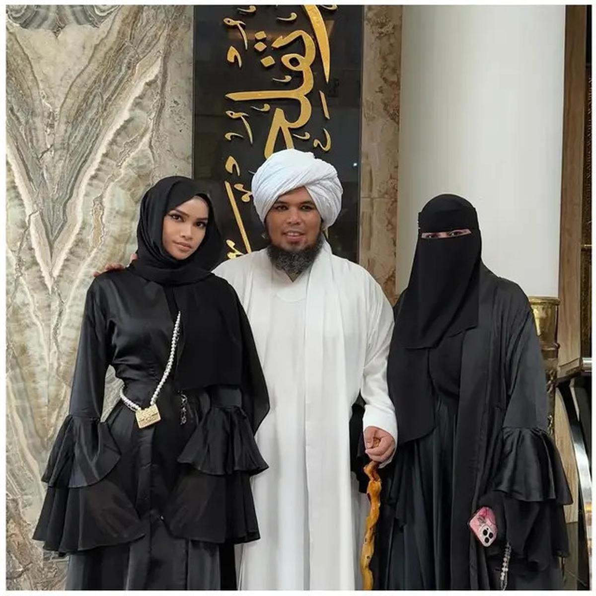 6 Potret Terbaru Alyssa Spischak, Putri Sambung Ustaz Derry Sulaiman yang Memesona
