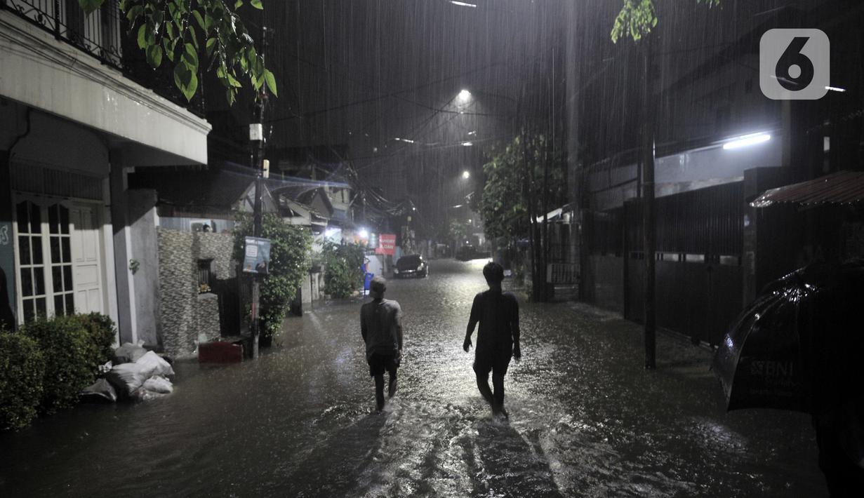 Foto Hujan Deras Ratusan Rumah Di Cipinang Terendam Banjir