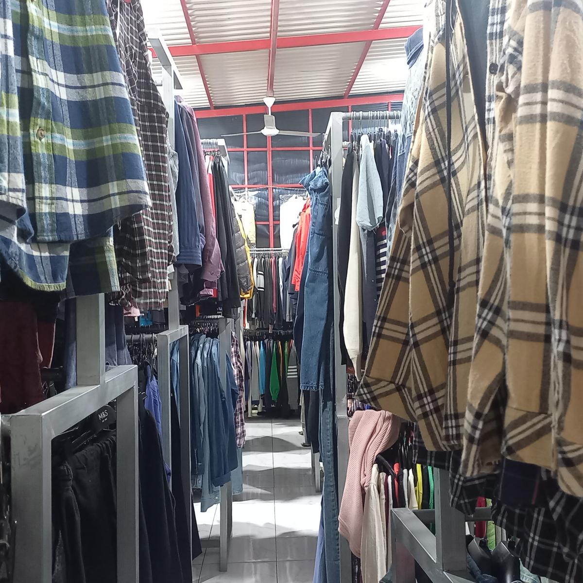 Thrifting di Kota Serang