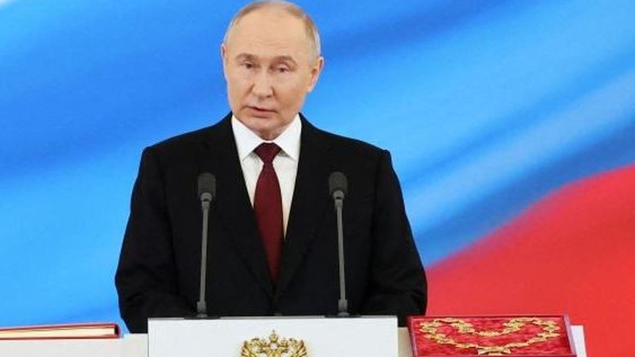 Seremoni pelantikan Putin ini juga sempat di boikot oleh Amerika Serikat (AS) dan sejumlah negara Barat lainnya, akan tetapi Prancis mengirimkan Duta Besarnya ke Kremlin. Foto: Reuters / Pool<br>