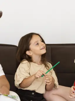 Pentingnya mengajarkan cara perlindungan diri kepada anak. (foto: jcomp/freepik)