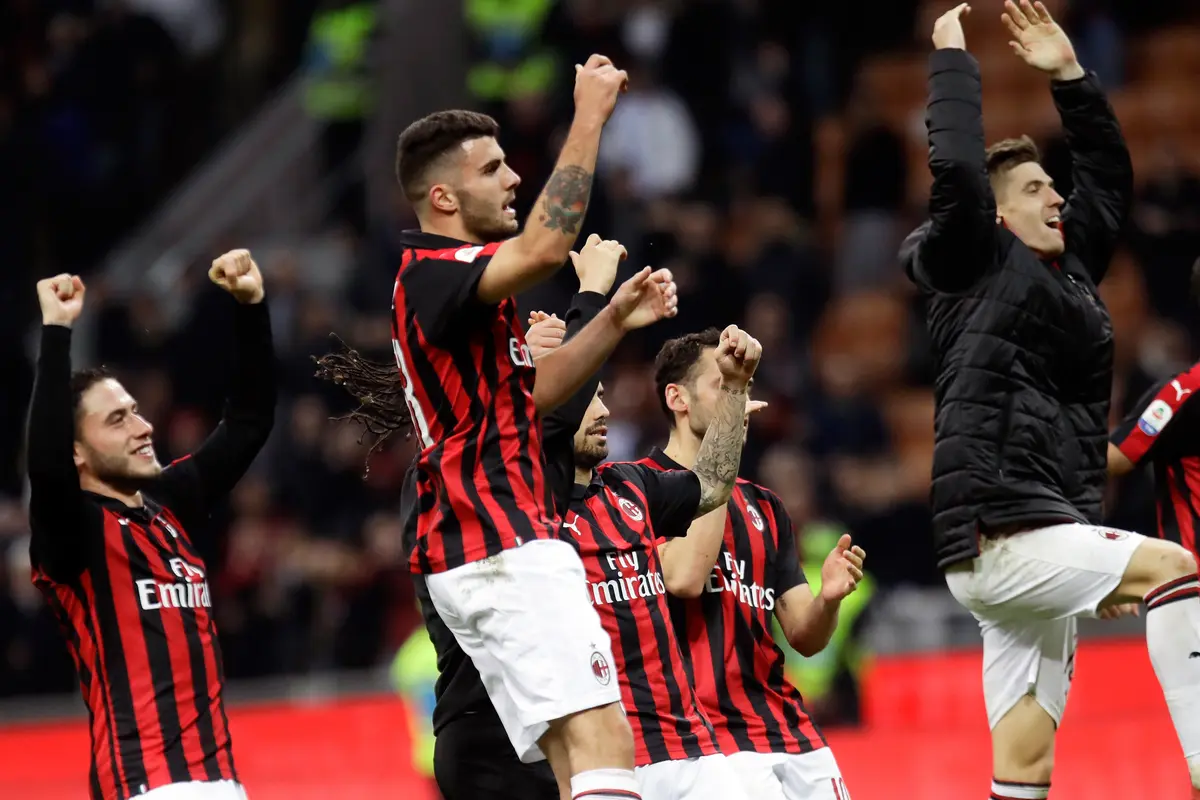 Taklukkan Sassuolo, AC Milan Depak Inter dari Posisi Tiga Besar