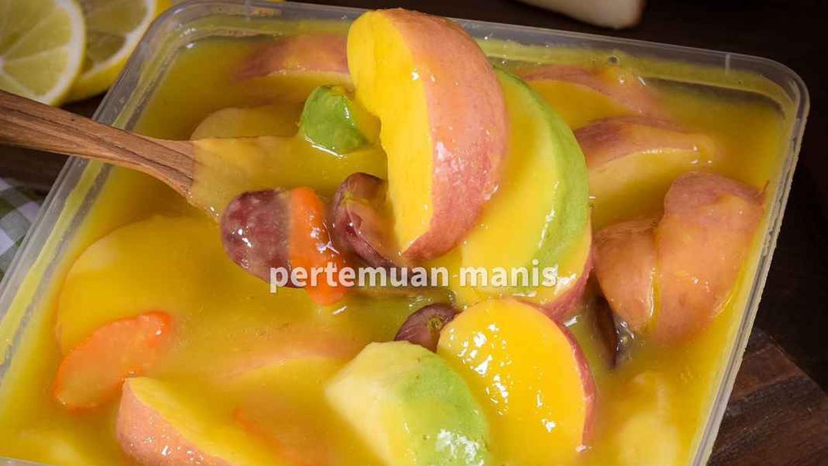 Rahasia Asinan Buah Seenak Jualan Pinggir Jalan, Kesegarannya Bikin Nagih