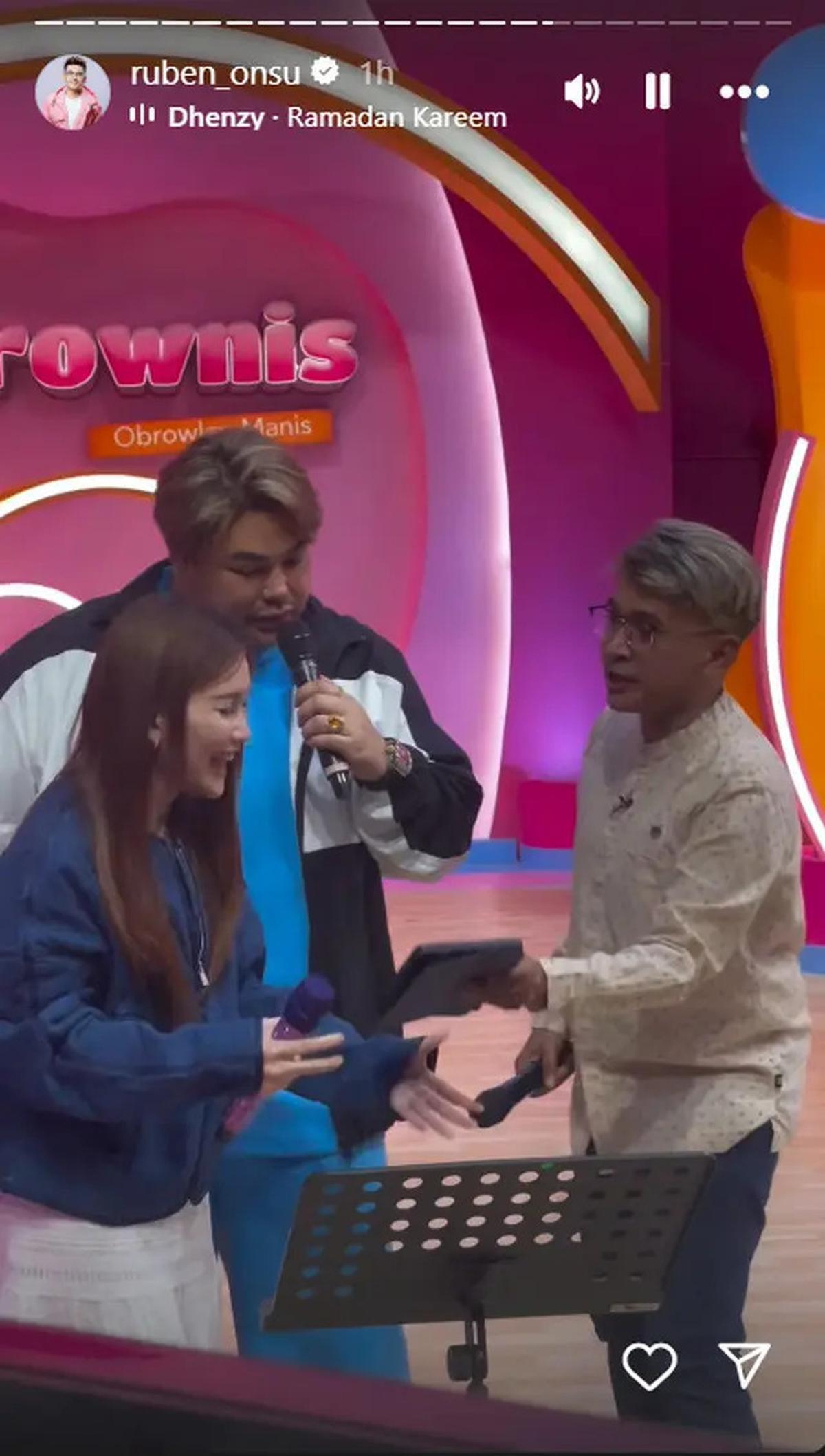 6 Potret Artis Beda Agama Temani Kekasih hingga Teman Berkegiatan di Bulan Ramadan
