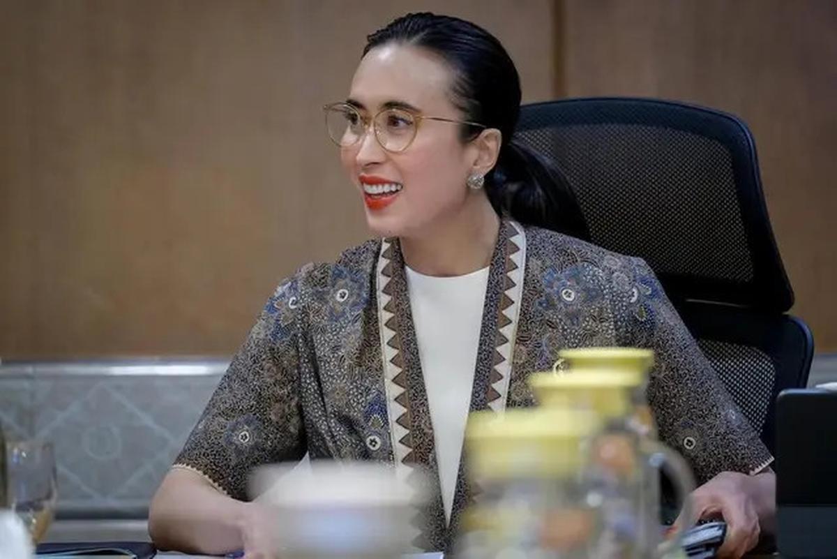 Model Baju Batik Kerja ala Widiyanti Putri Wardhana, Menteri Terkaya di Era Presiden Prabowo