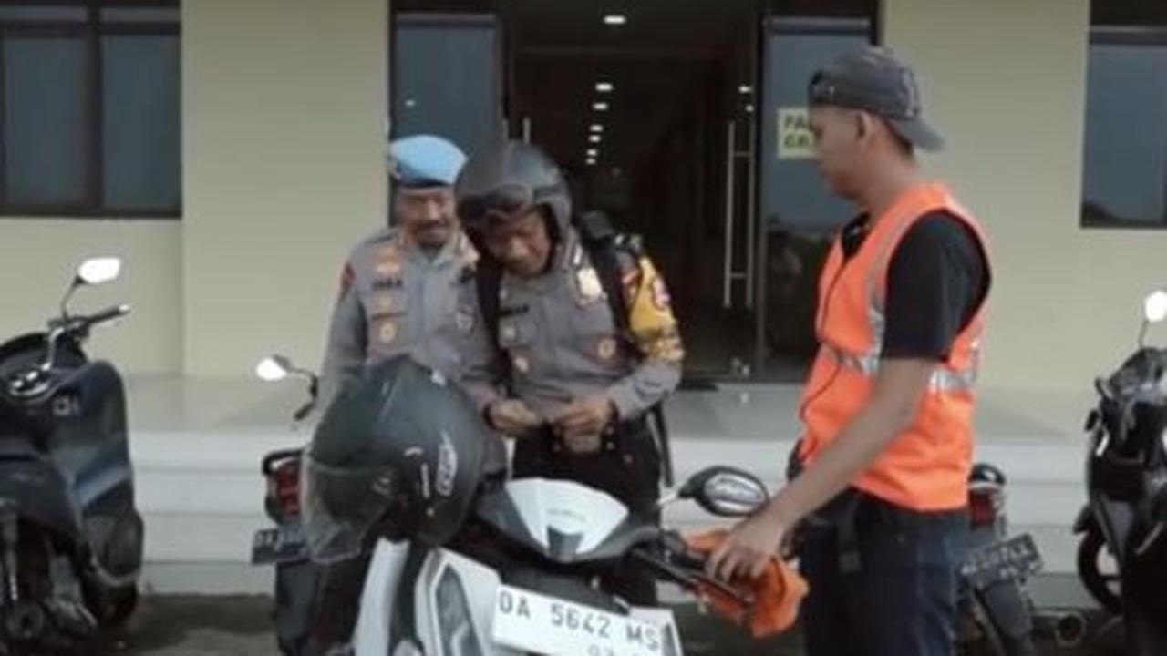 Tukang Parkir Tak Berani Minta Uang ke Kombes<br>