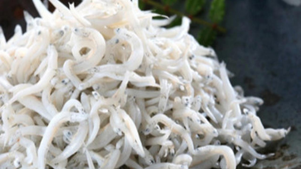 2.&nbsp;Ikan Teri: Kalsium dalam Tulang Ikan