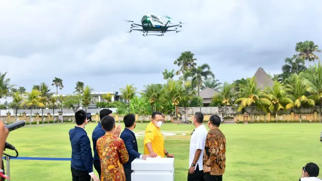 Rudy Salim bersama Bambang Soesatyo saat memperkenalkan Drone Ehang 216 di Klungkung, Bali