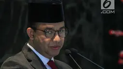 Gubernur DKI Jakarta Anies Baswedan memberi arahan saat melepas Kafilah Provinsi DKI Jakarta untuk mengikuti MTQ Tingkat Nasional XXVII, Jakarta, Kamis (4/10). MTQ Nasional XXVII digelar pada tanggal 4 hingga 13 Oktober 2018. (Liputan6.com/Faizal Fanani)