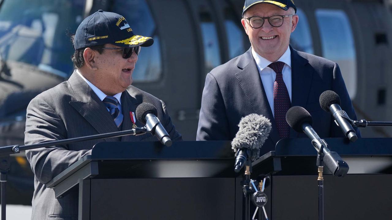 FOTO: Di Atas Kapal Induk HMAS Canberra, Prabowo dan Albanese Resmikan Era Baru Hubungan Strategis Indonesia–Australia